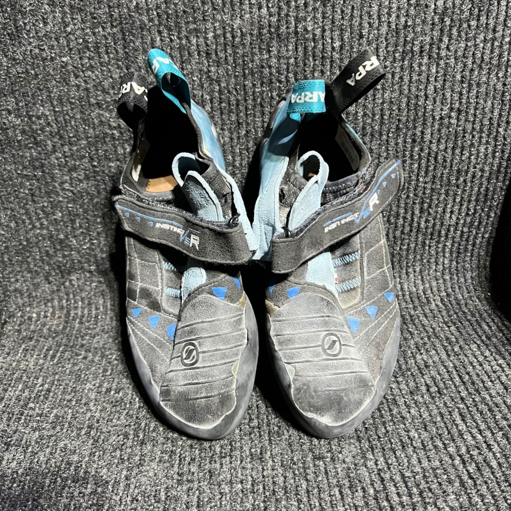Scarpa Instinct VSR Climbing Shoes Mens 10 Blue Black Bouldering Vibram